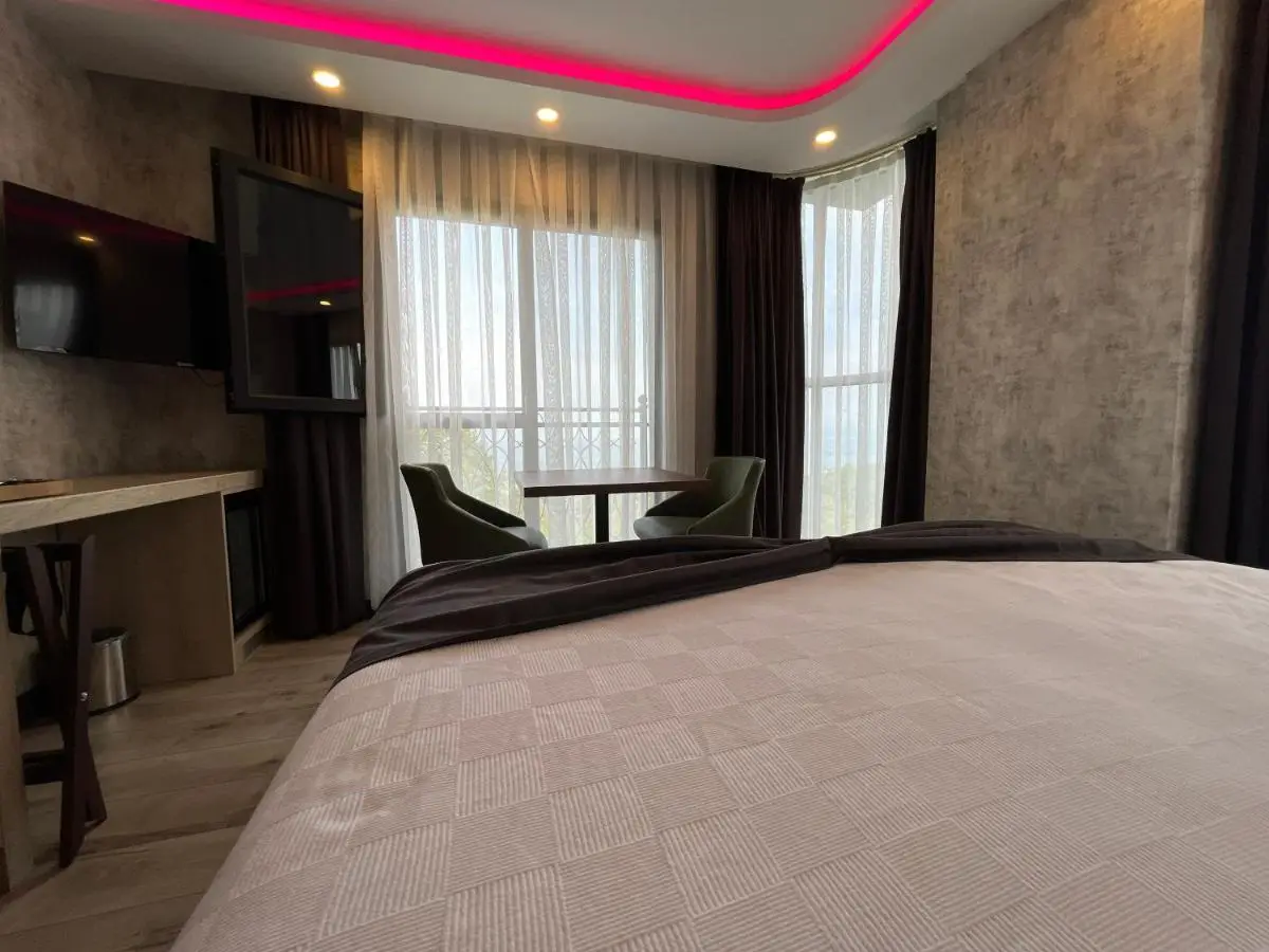 Avni Bey Otel