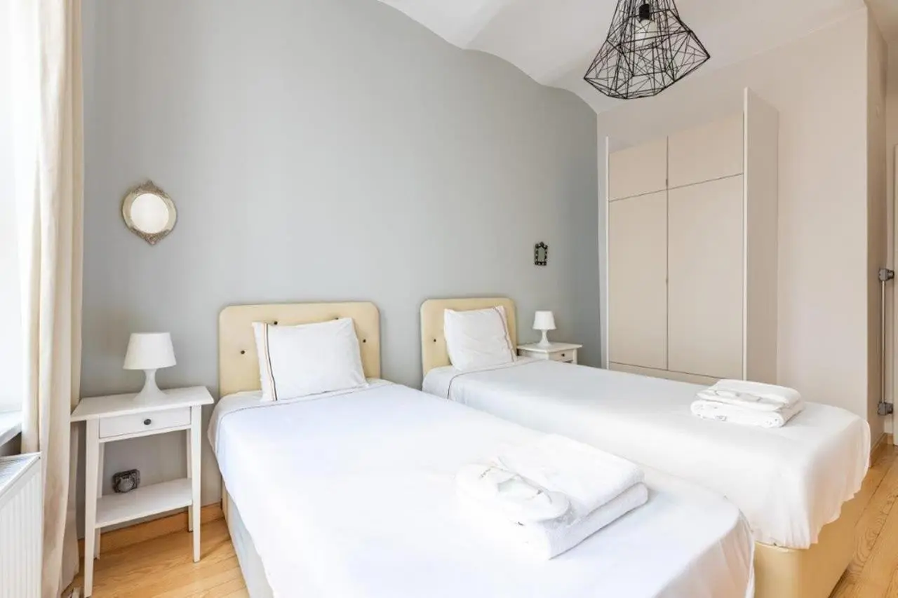 Warm Cozy Charming 2BD2Bath GalataTower Gem! #256