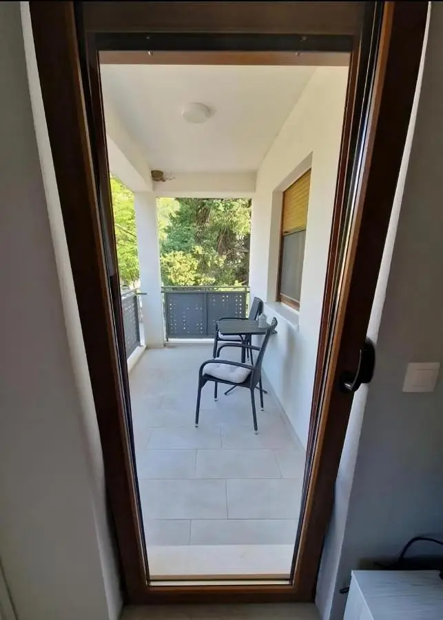 Guesthouse Check In - Apartments & Rooms