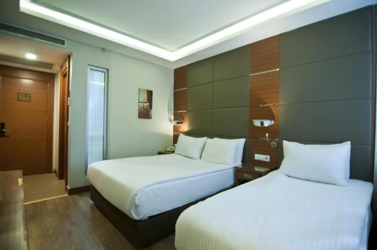 Glorious Hotel