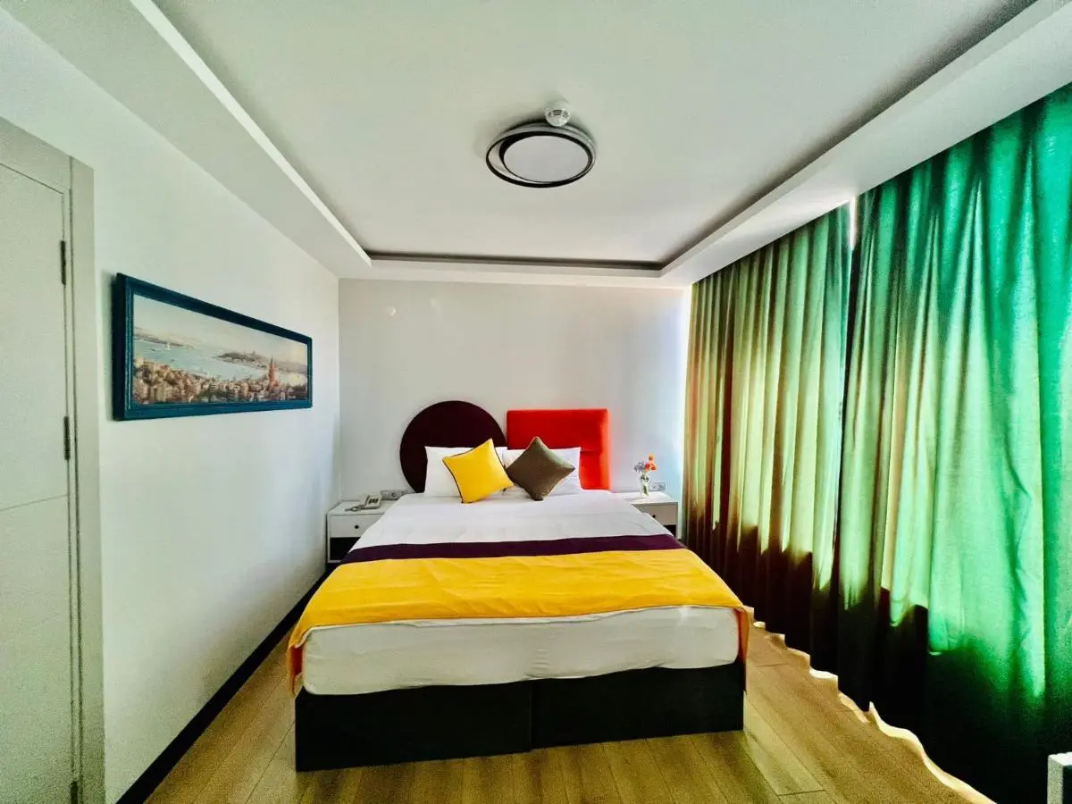 Apex Hotel