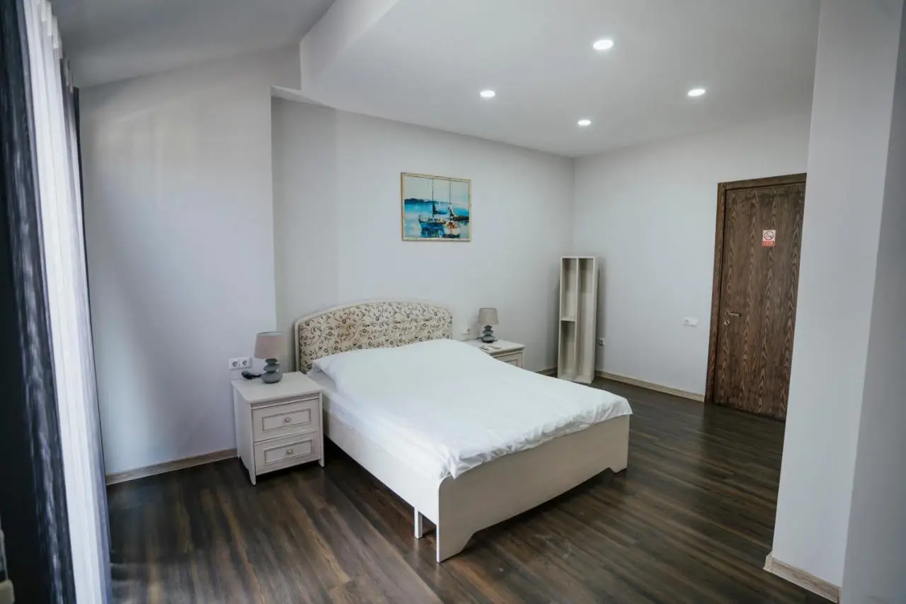West Apart Hotel