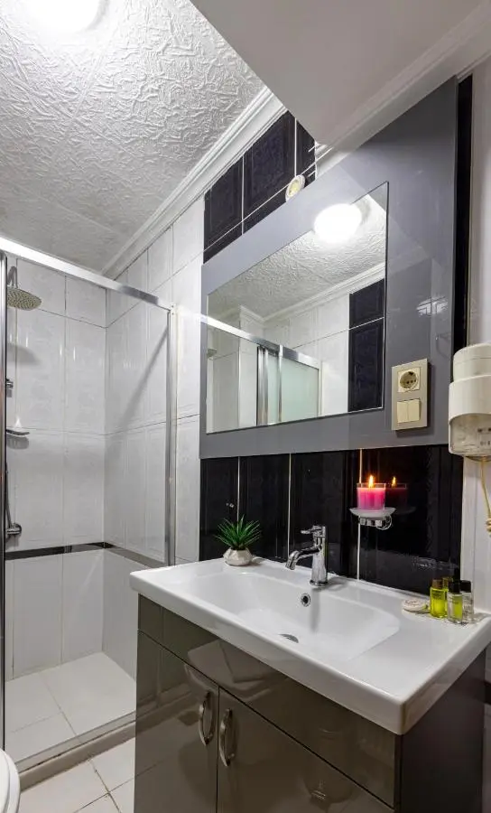 LINNGA HOTEL & SUITE