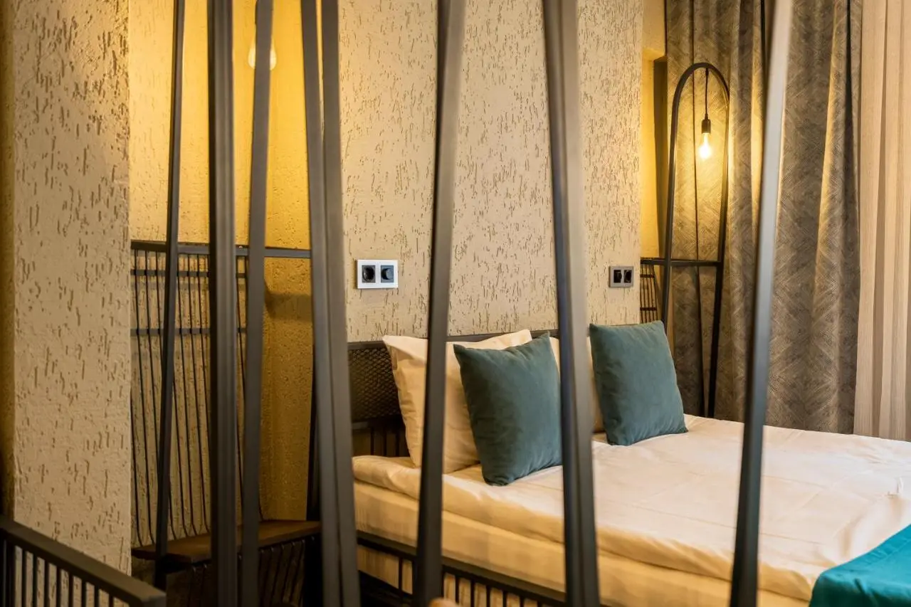 Cube Suites