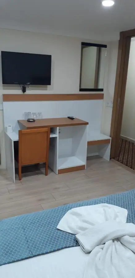 Arya Hotel