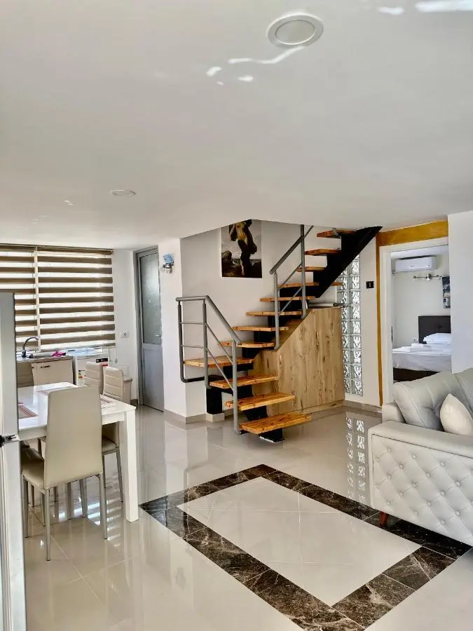 Shkreli Private Entrance Duplex Apartment , Partial Sea View, 3 min from the beach