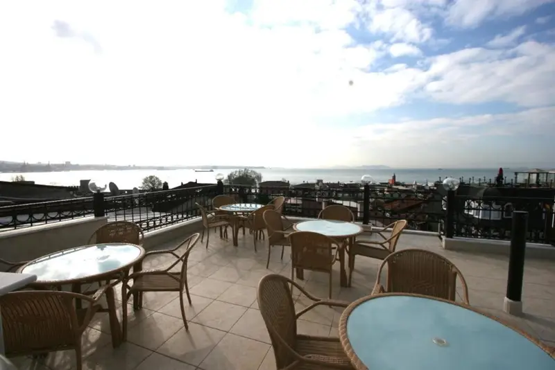 Grand Peninsula Hotel