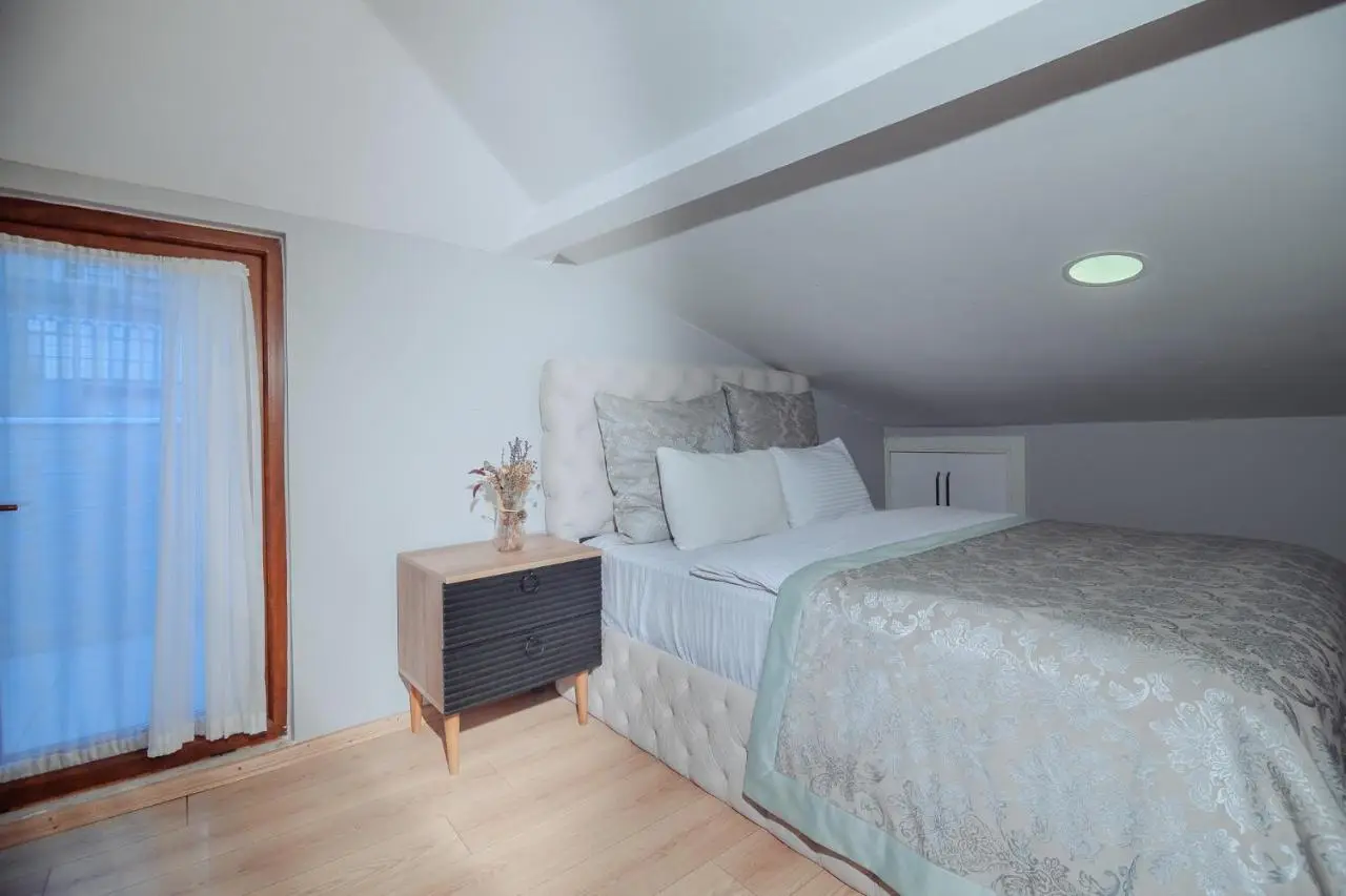 White Moon Suites