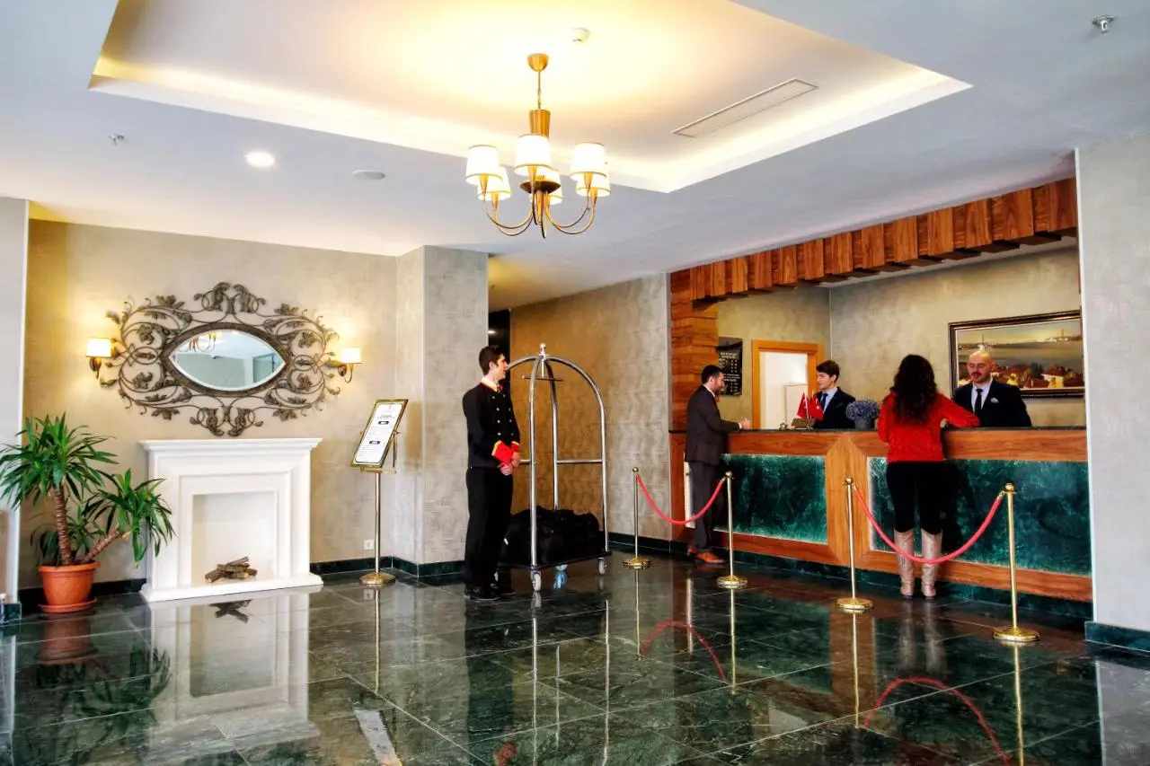Sarissa Hotel