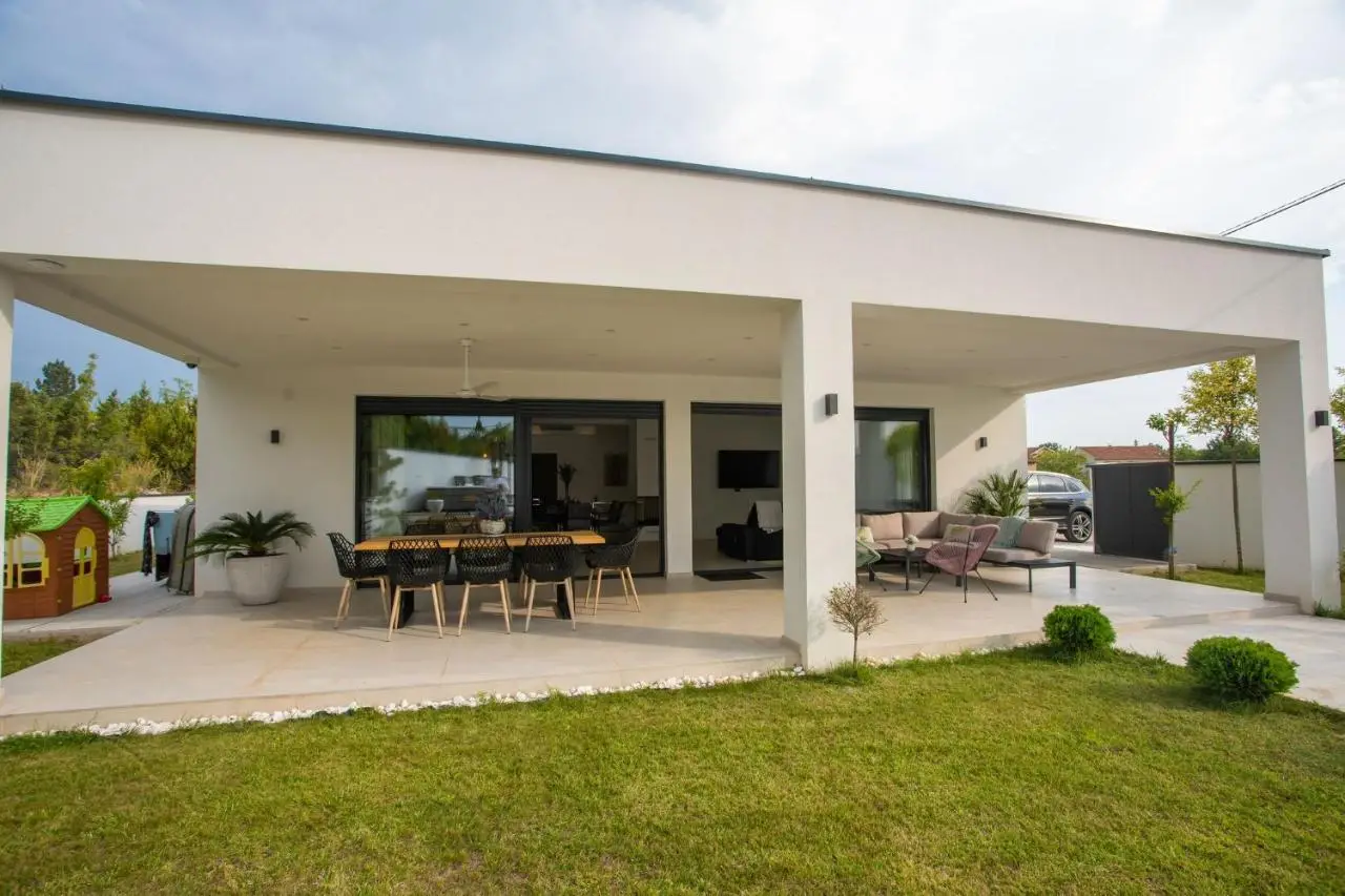 Villa 7