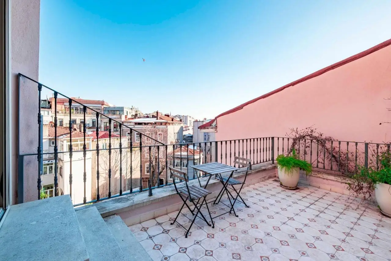 Homie Suites - Turna Residences in Cihangir