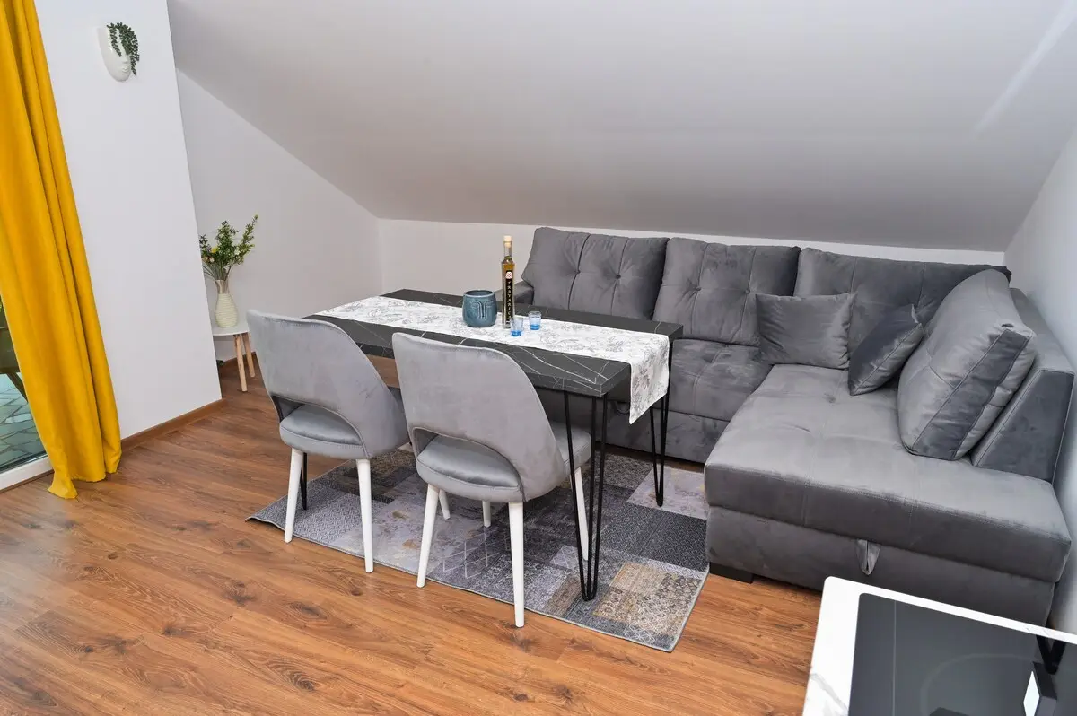 Villa Anita, two-bedroom apartment, 3rd floor (D)