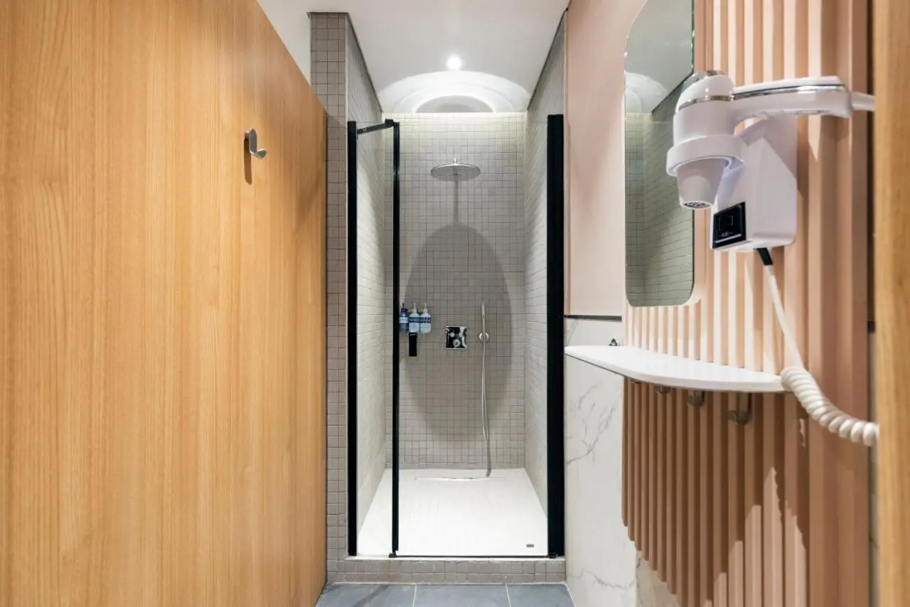 YOTELAIR Istanbul Airport, Duty free - International Transit area
