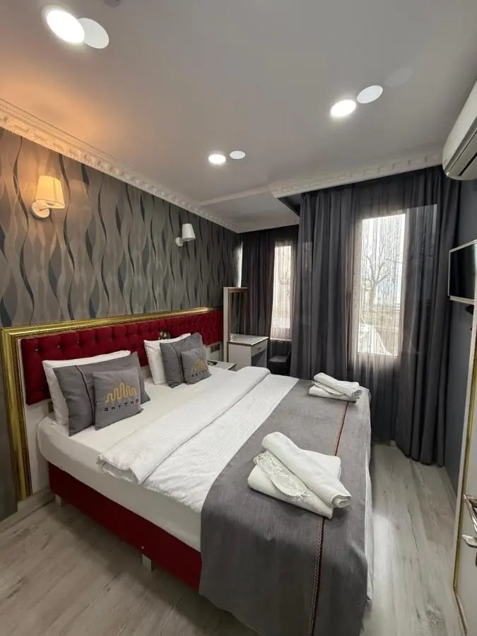 RHYTHM HOTEL