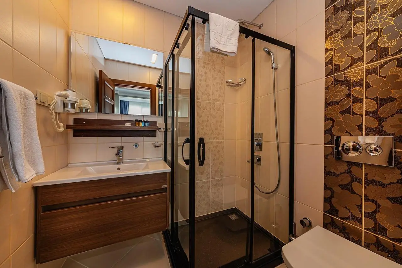 Aristocrat Hotel