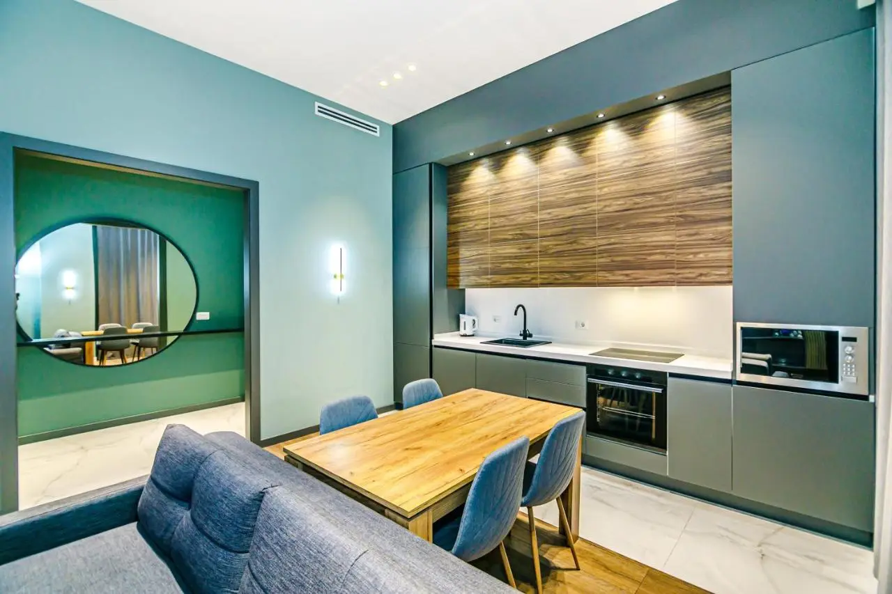 Knightsbridge Apartment by Baku Housing