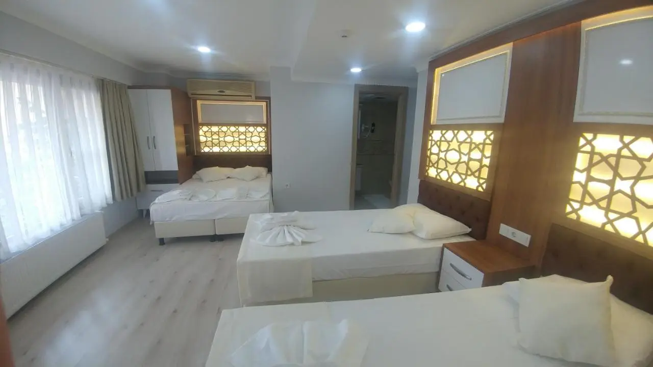 Grand Liza Hotel