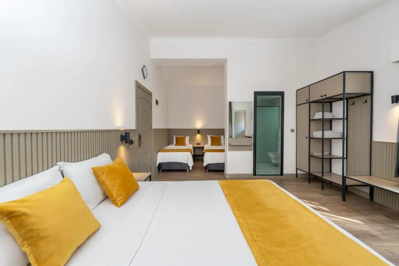 Lemon Hotel