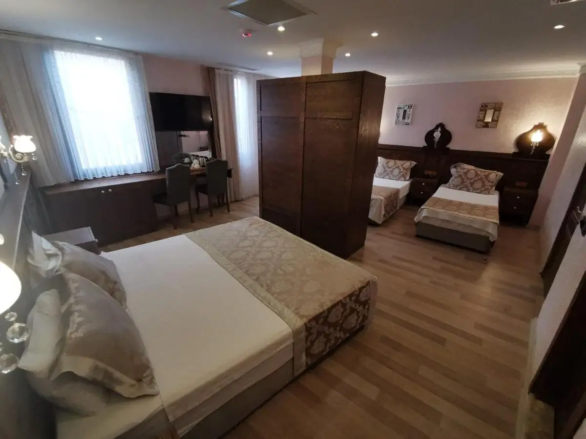 Perapolis Hotel