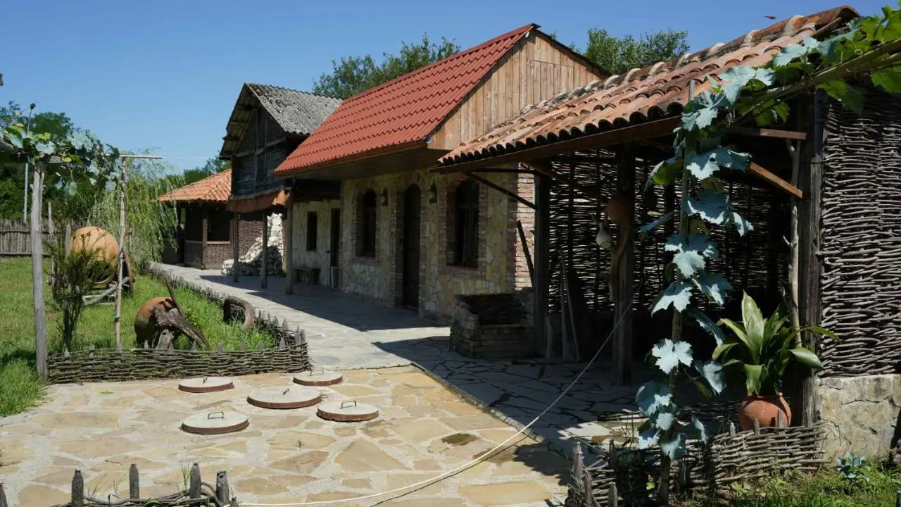 Villa Obcha - Whispering Vines Guesthouse