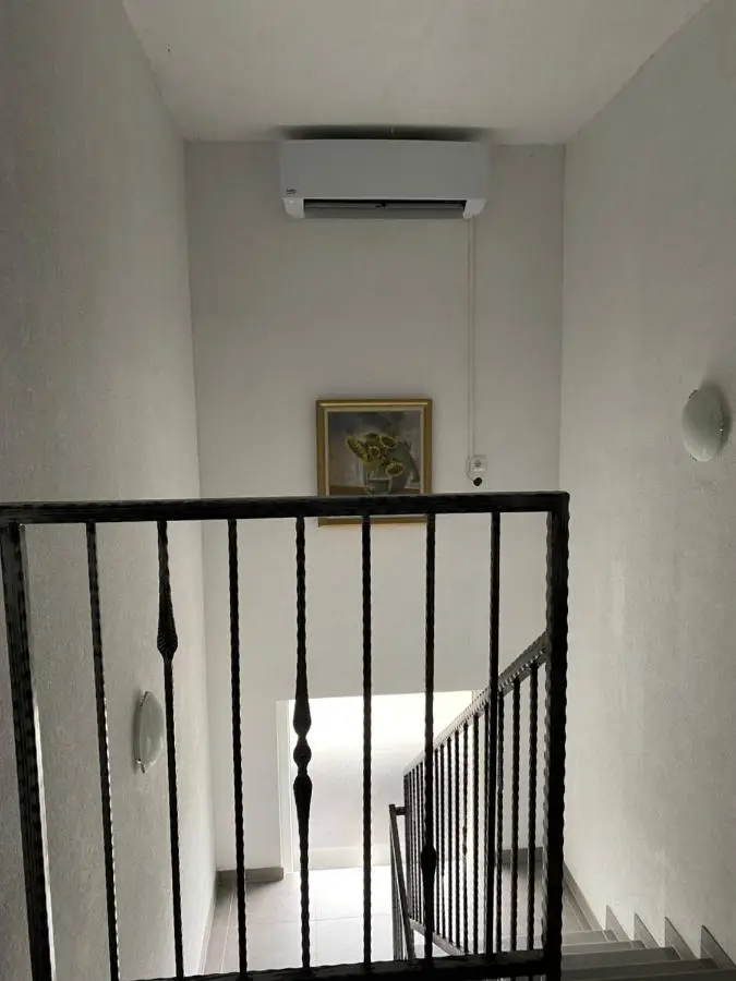 House Enio