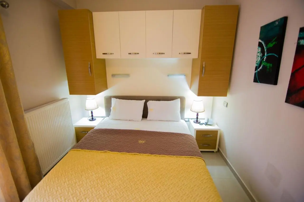 DEA Hotel 2002