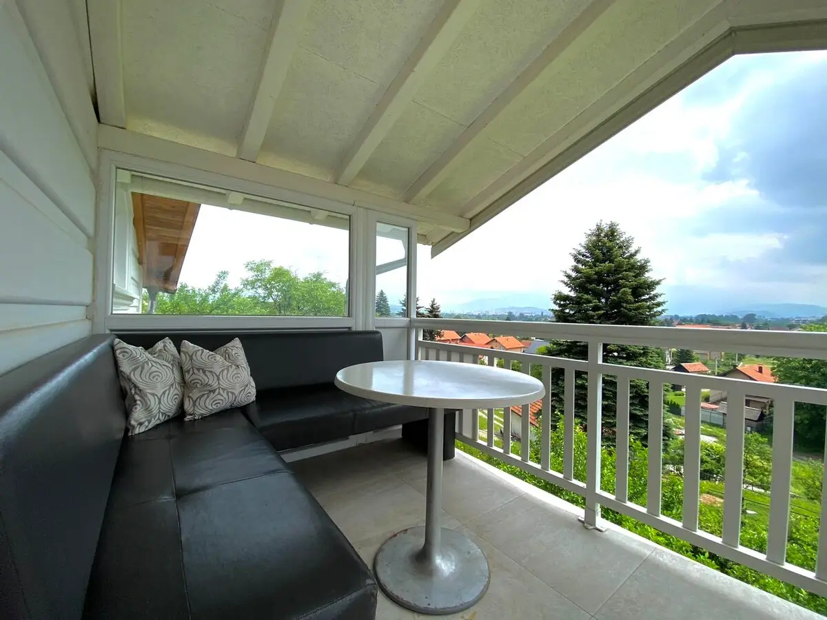 "Golden Hills Resort" Penthouse appartment.