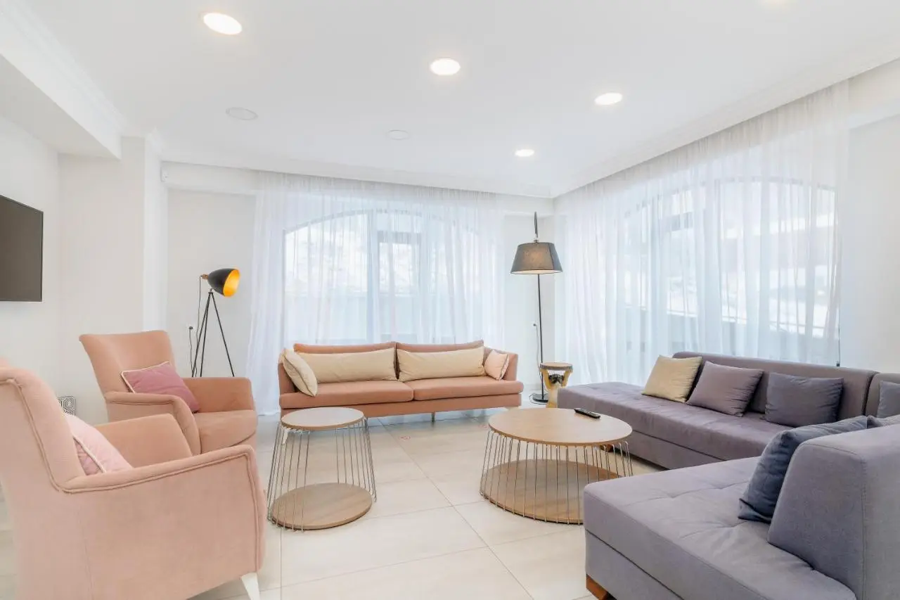 Kokhta Plaza Boutique Hotel