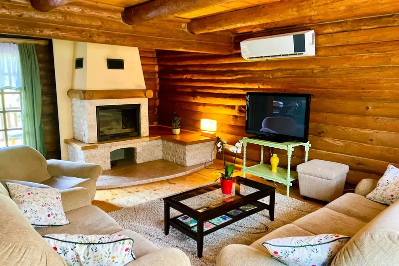 4000m2 Private Riverside Estate