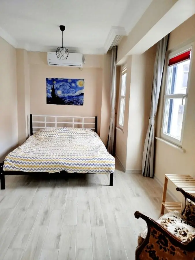 İstanbulda merkezi pitoresk konum müstakil yeni ev