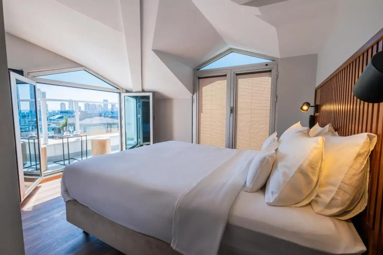 Discovery Hotel
