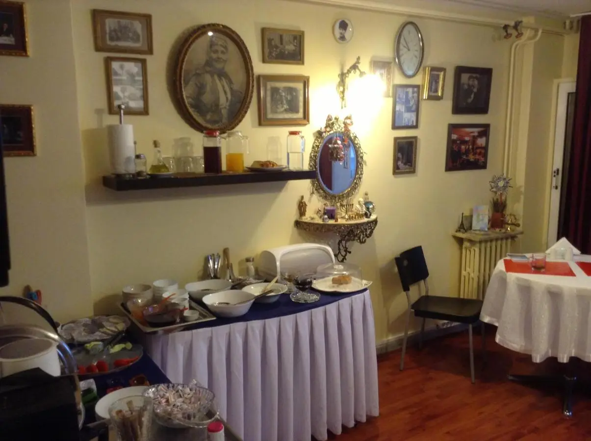 Berk Guest House - Grandma's House