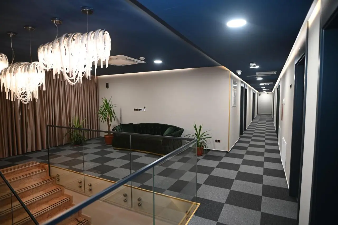 Hotel LOBBY PLUS