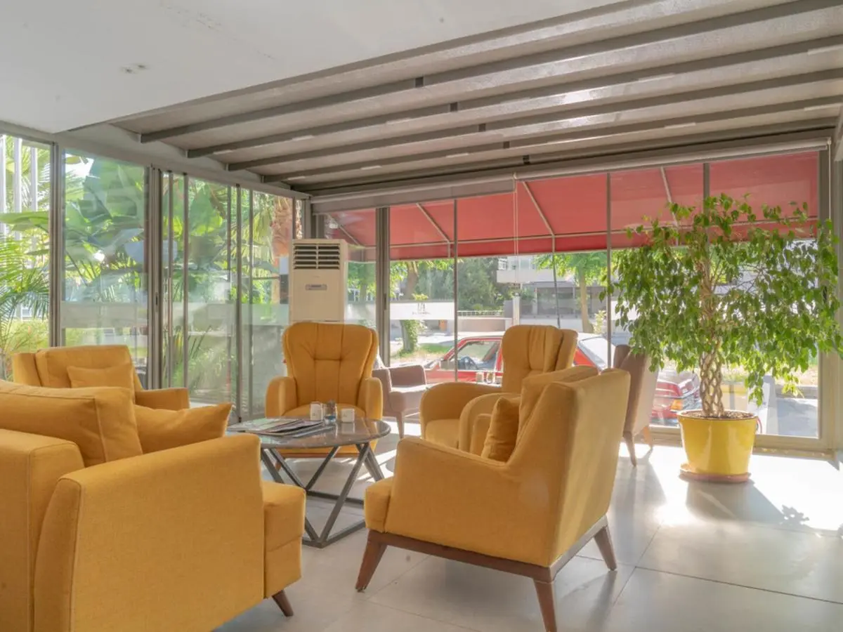 Laren Sea Side Hotel Spa