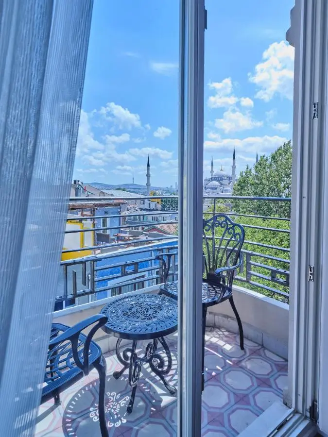 Four-G Hotel Premium