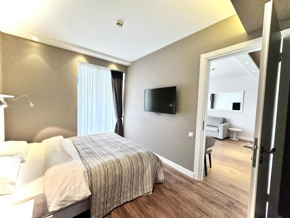 Sunshine Signature Apartments in Alliance Palace