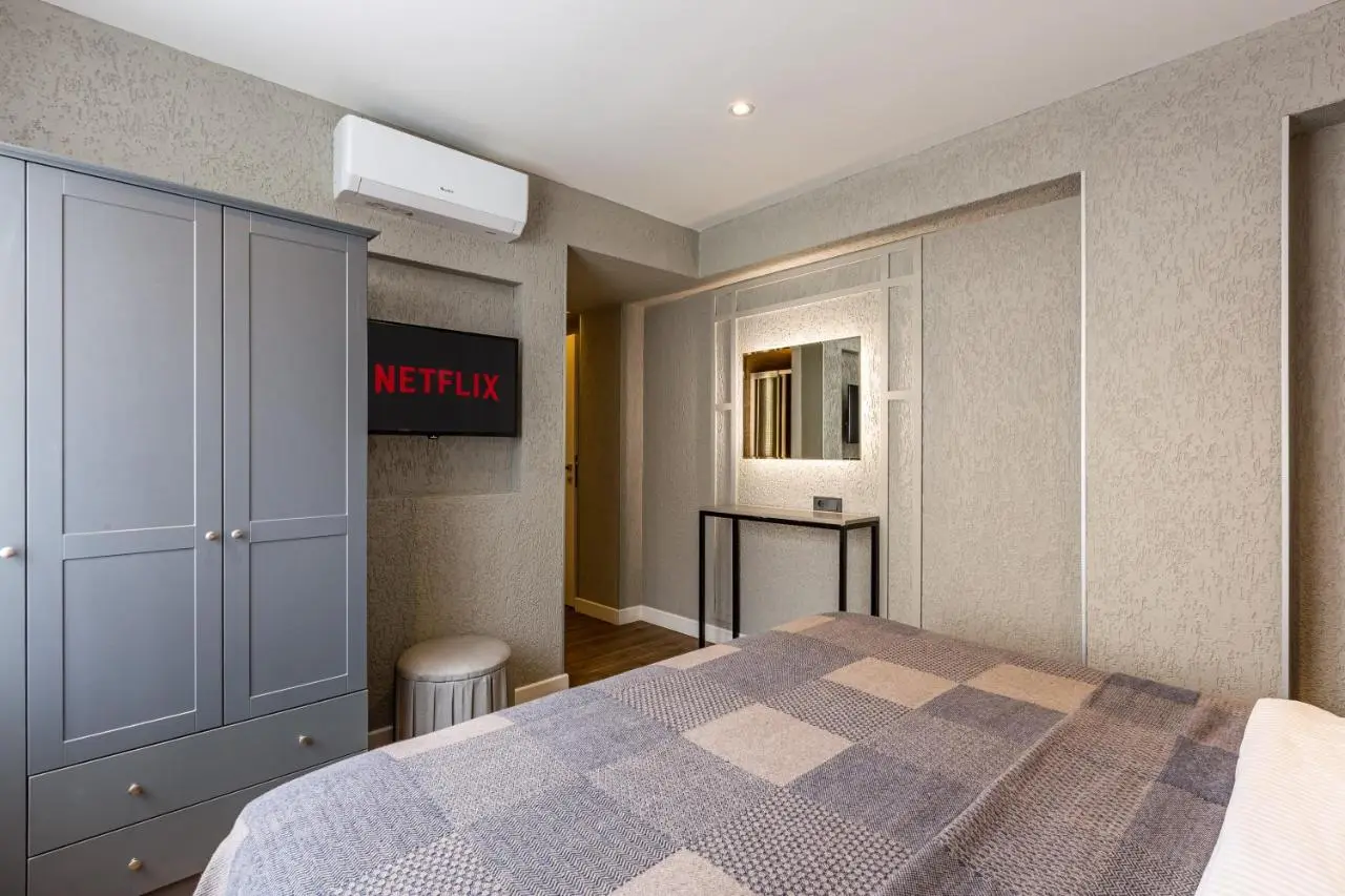 Seraglio Hotel & Suites