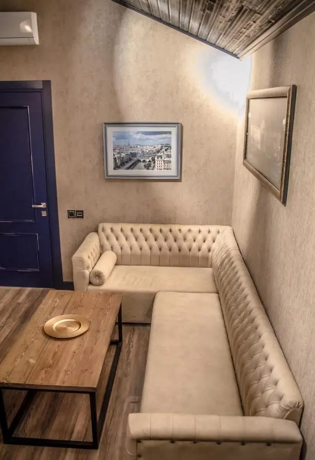 Hillmond Hotel