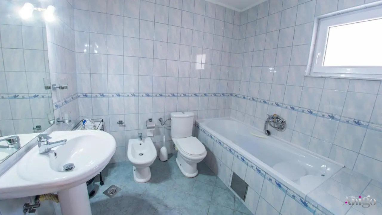 Apartment Ado