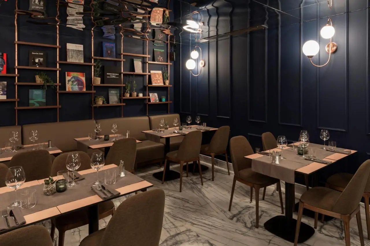 Endless Art Hotel-Special Category