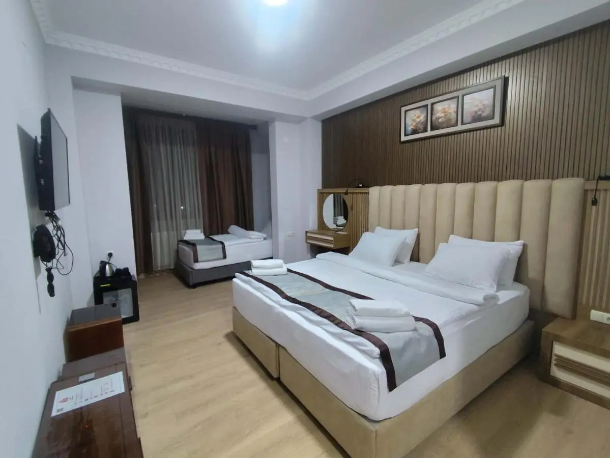 Hotel Red Tower