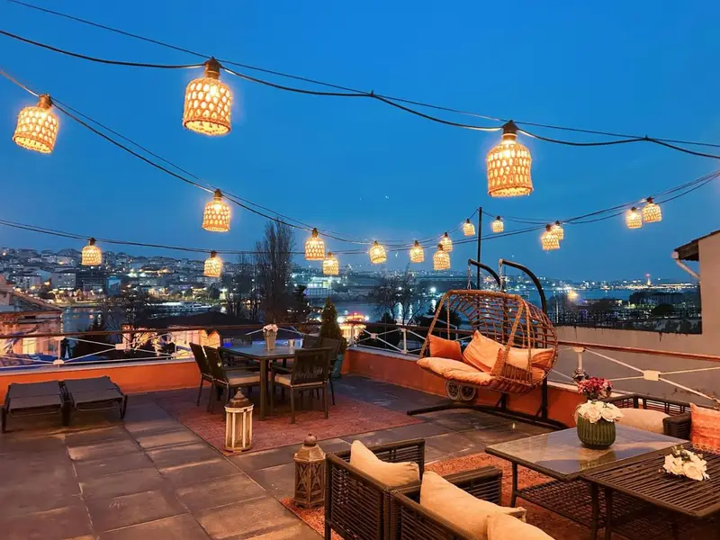 Waterfront Villa by the Tram - Private Terrace with Dome & Golden Horn View in Fatih