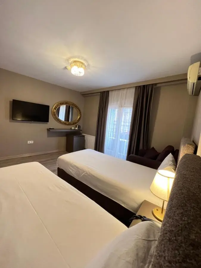 Flower Palace Hotel