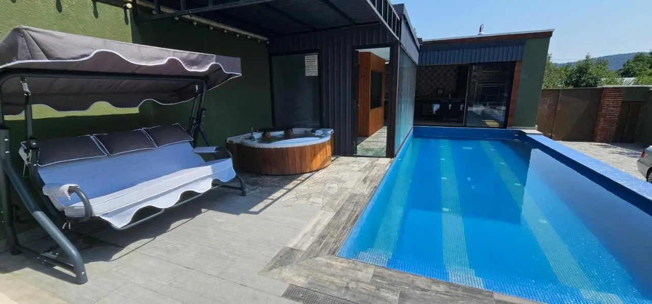 Trigon Villa Family , HOT POOL ,SAUNA,JACUZZI