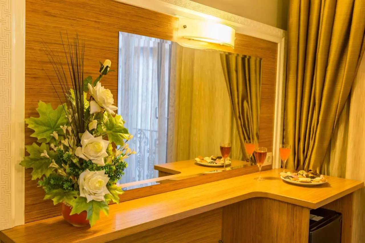 Grand Rosa Hotel