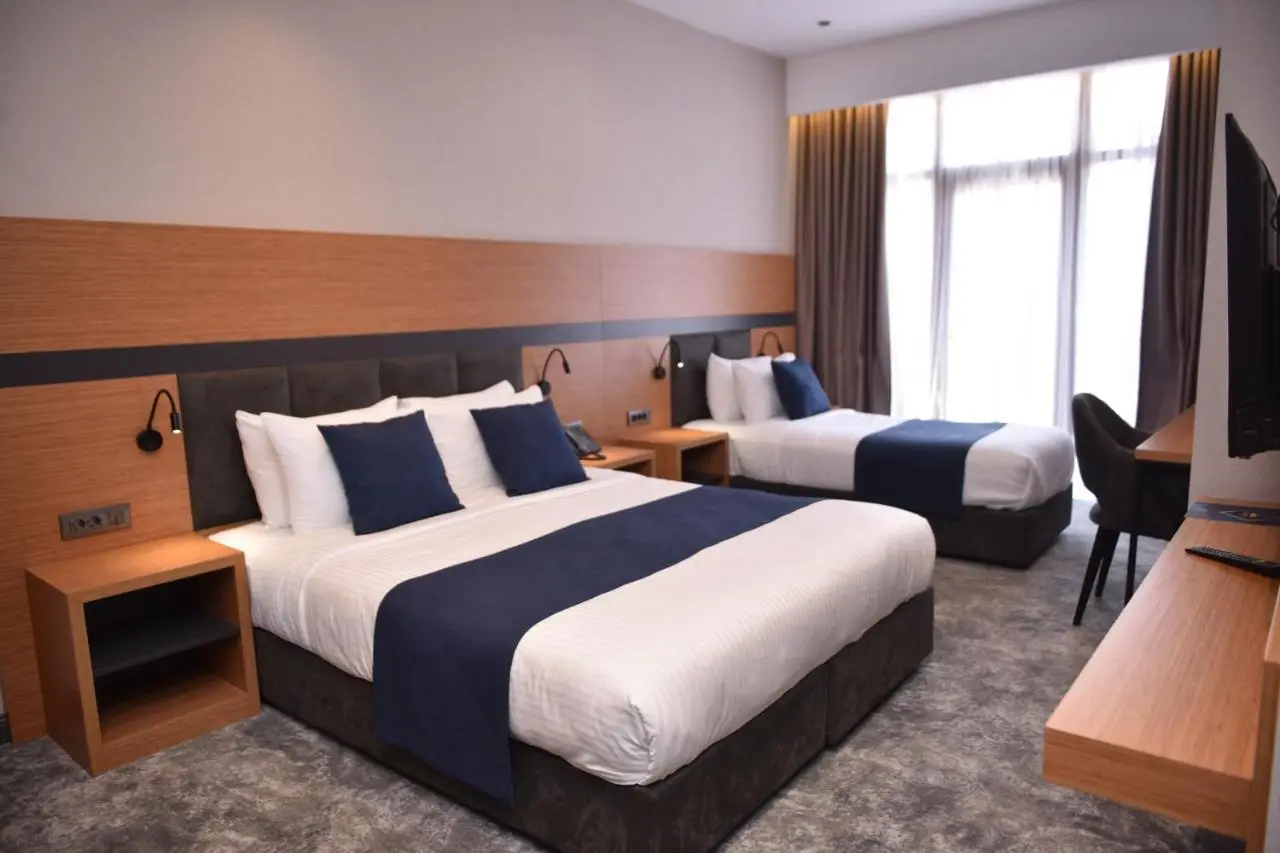 Hotel Monarch