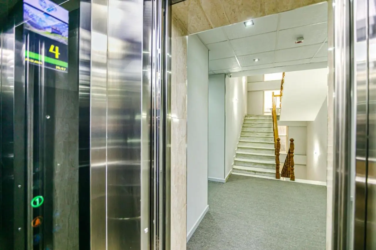 GREEN PARK HOTEl