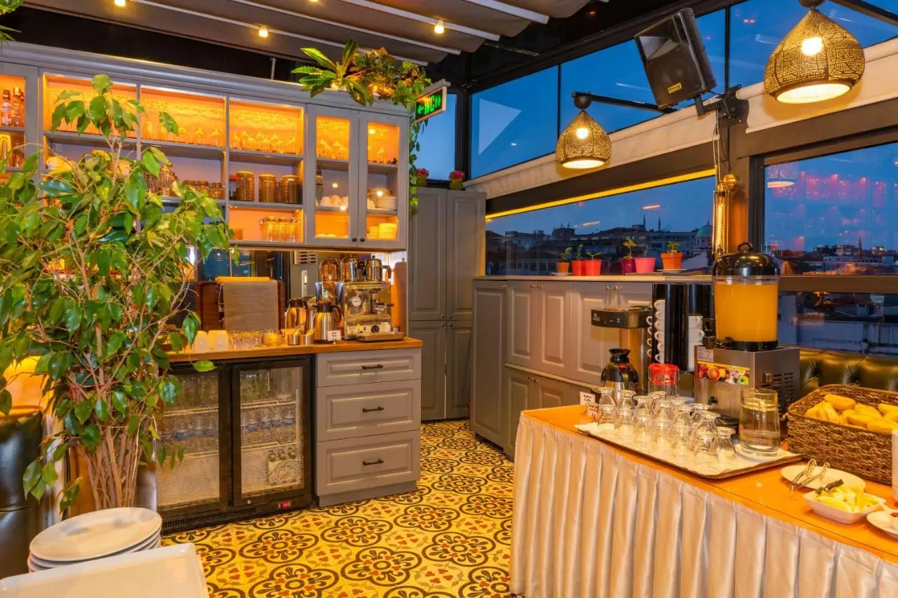Alpek Hotel