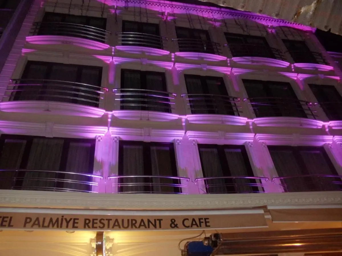 Ares Hotel