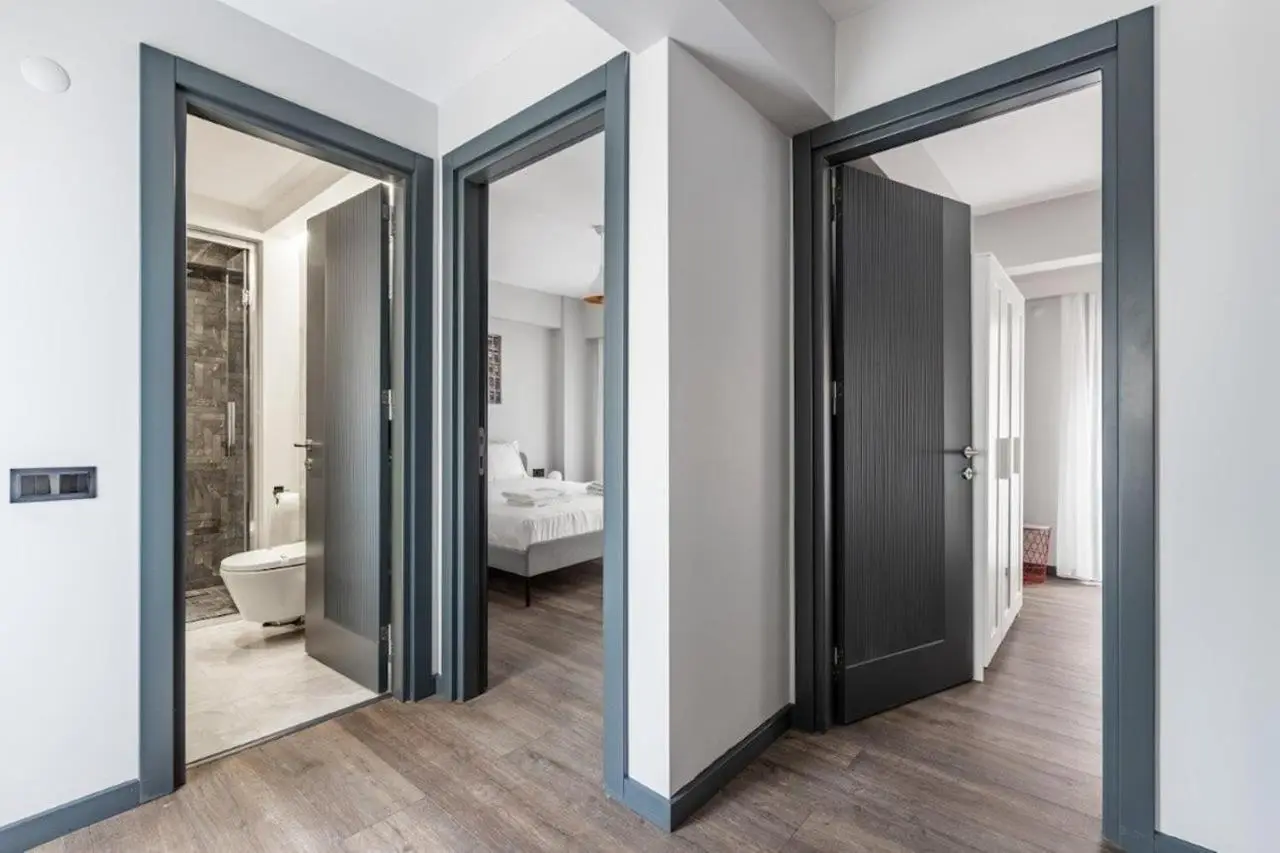 Charming Bright New 2BD1Bath Home wparking!#339